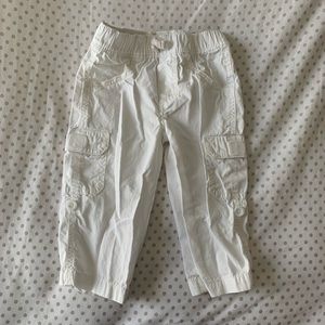 baby👶🏽item-white cargo pants